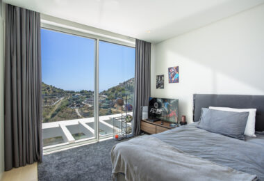 LUXURY PENTHOUSE WITH SEA VIEWS IN PALO ALTO