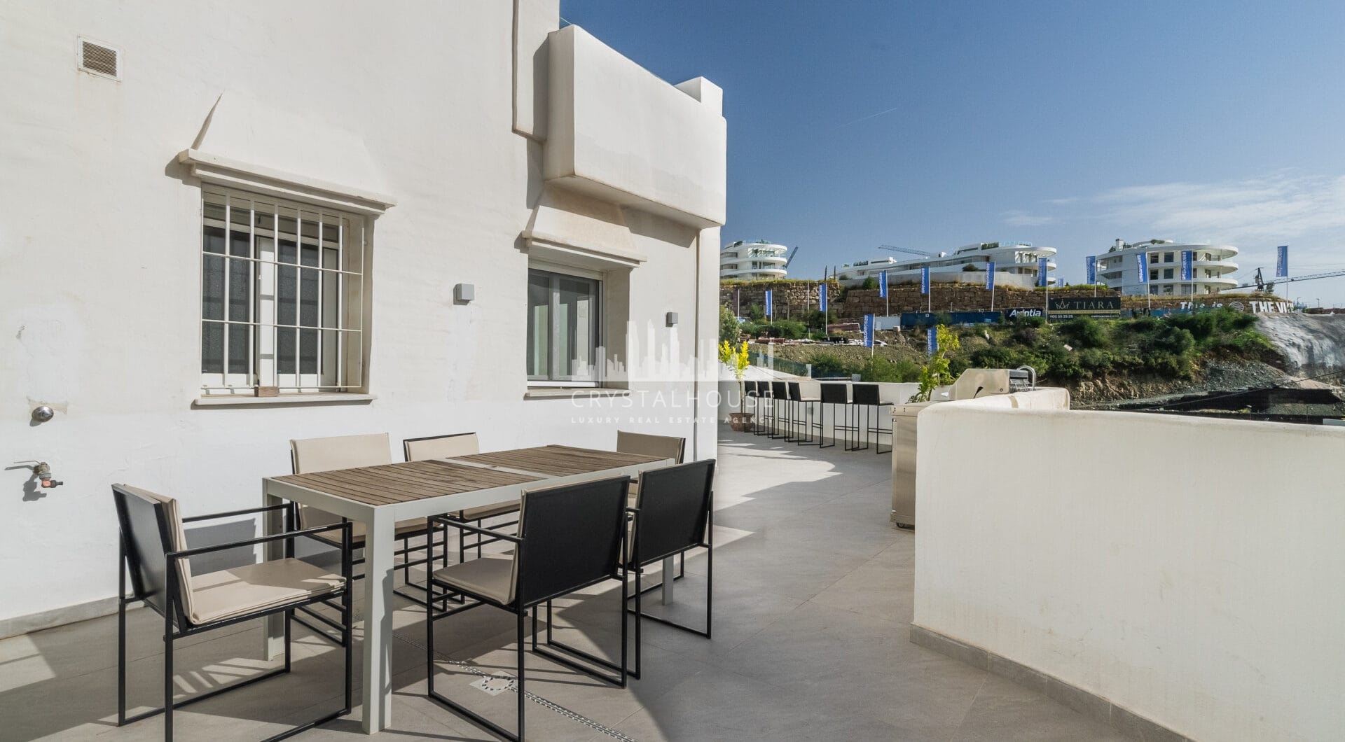 South-Facing Apartment with Panoramic Sea Views in La Quinta, Benahavís