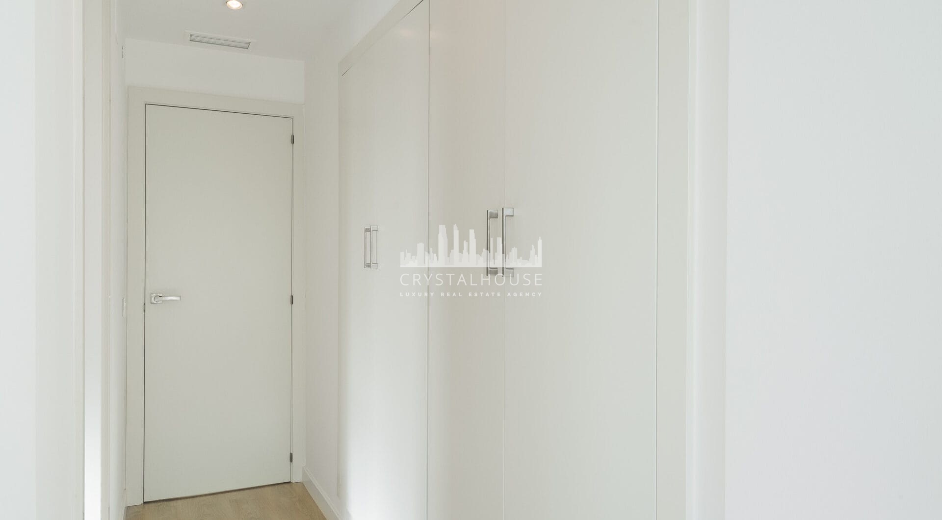 South-Facing Apartment with Panoramic Sea Views in La Quinta, Benahavís