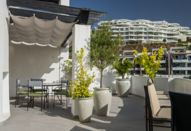 South-Facing Apartment with Panoramic Sea Views in La Quinta, Benahavís
