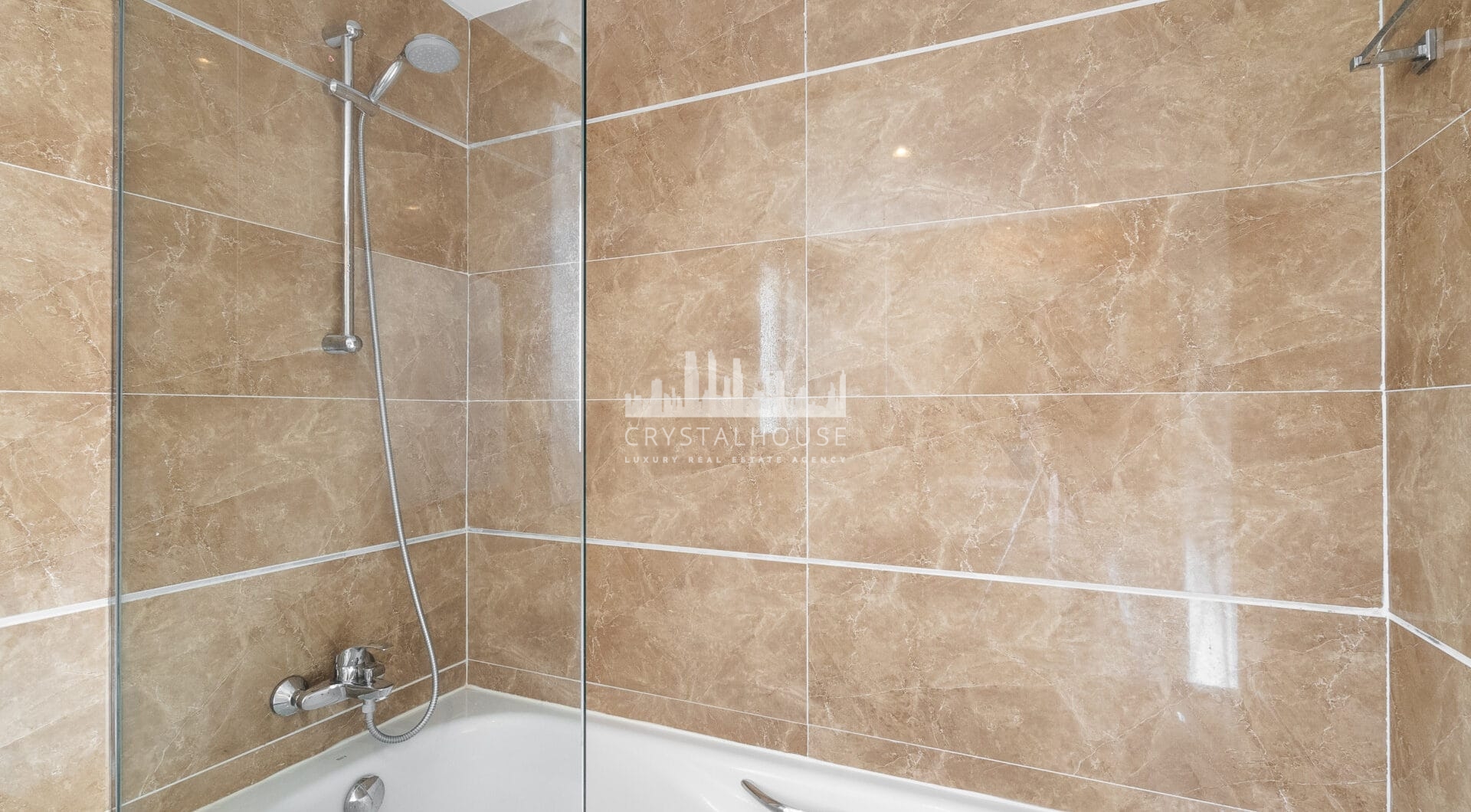 South-Facing Apartment with Panoramic Sea Views in La Quinta, Benahavís