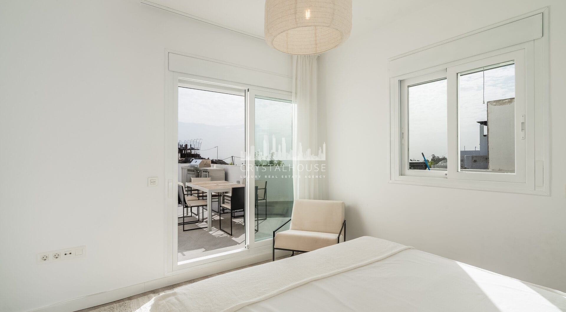 South-Facing Apartment with Panoramic Sea Views in La Quinta, Benahavís