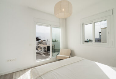 South-Facing Apartment with Panoramic Sea Views in La Quinta, Benahavís