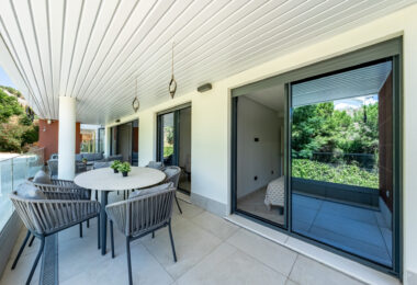 Stylish 3-Bedroom Apartment with Mountain Views - With Rental License!