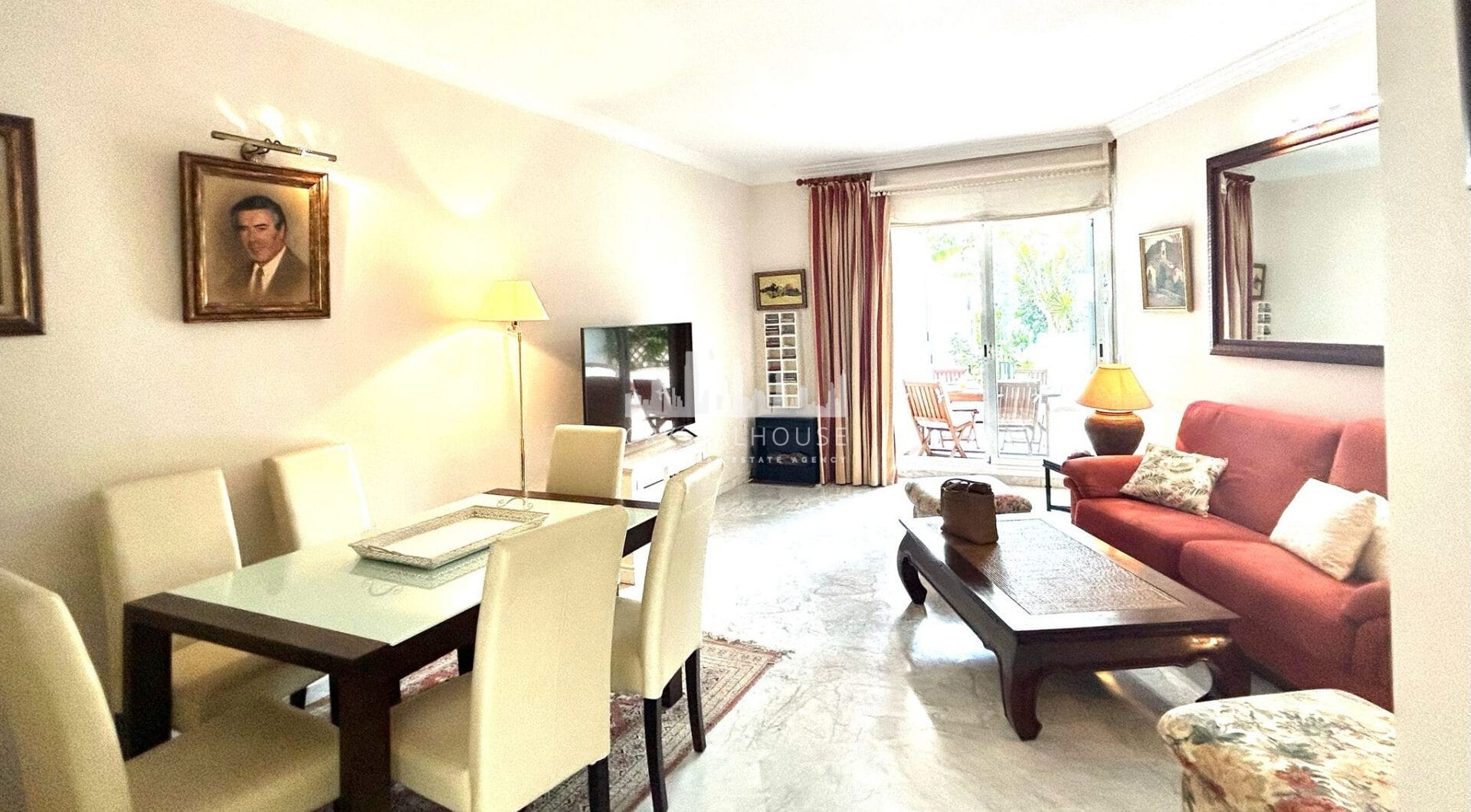 OPORTUNITY IN GOLDEN MILE!  GRATE APARTMENT  OF 3 BED!