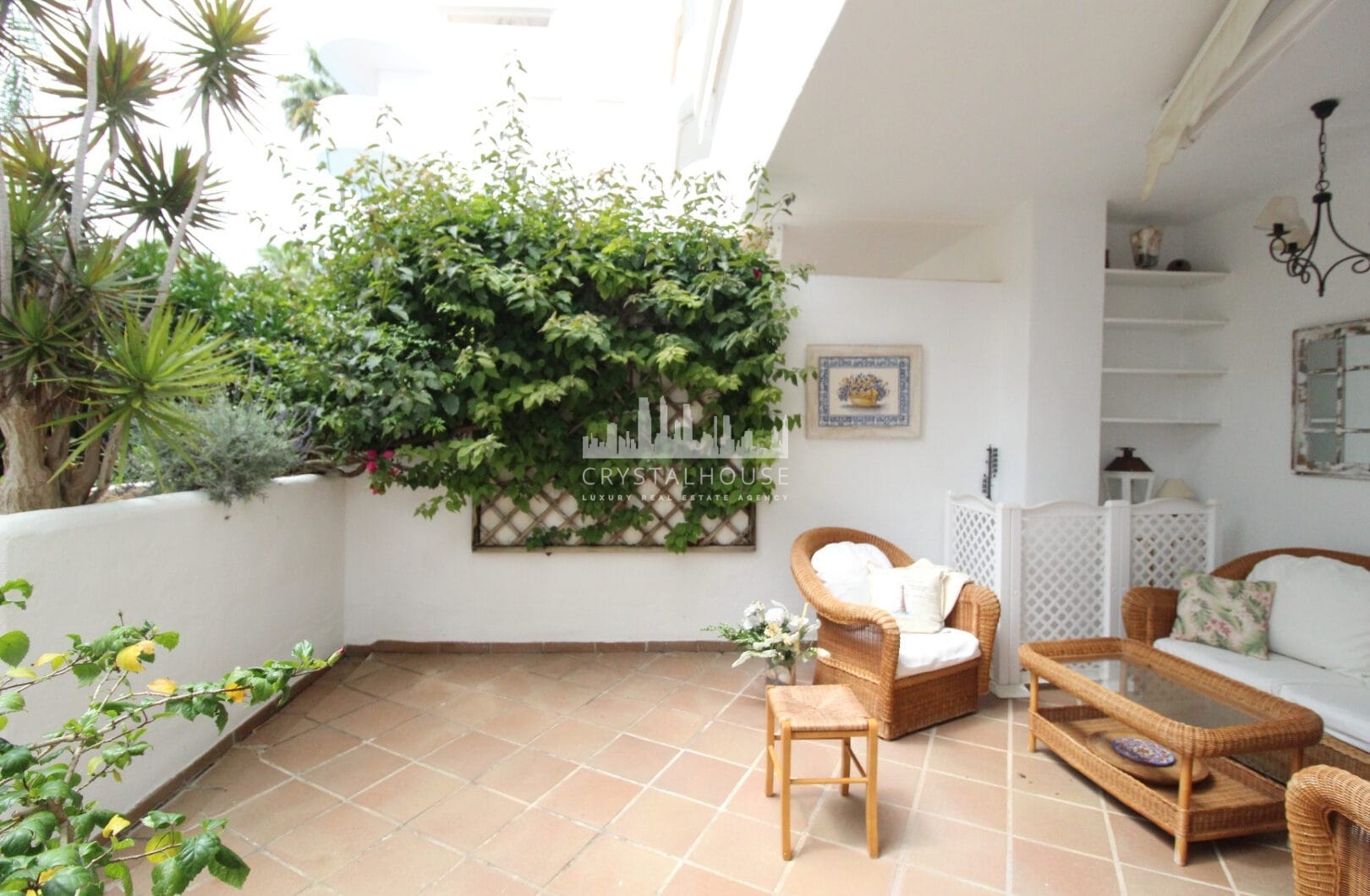 OPORTUNITY IN GOLDEN MILE!  GRATE APARTMENT  OF 3 BED!