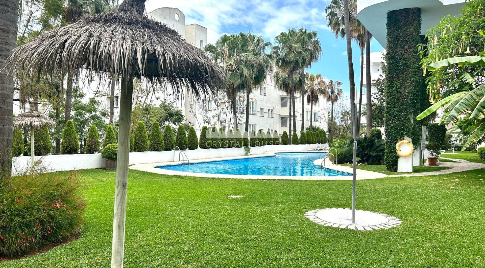 OPORTUNITY IN GOLDEN MILE!  GRATE APARTMENT  OF 3 BED!