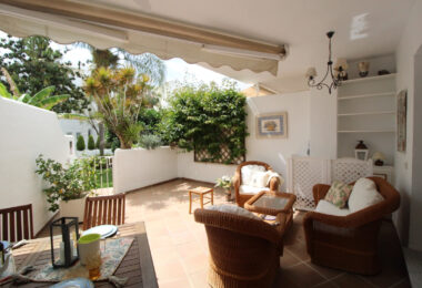 OPORTUNITY IN GOLDEN MILE!  GRATE APARTMENT  OF 3 BED!