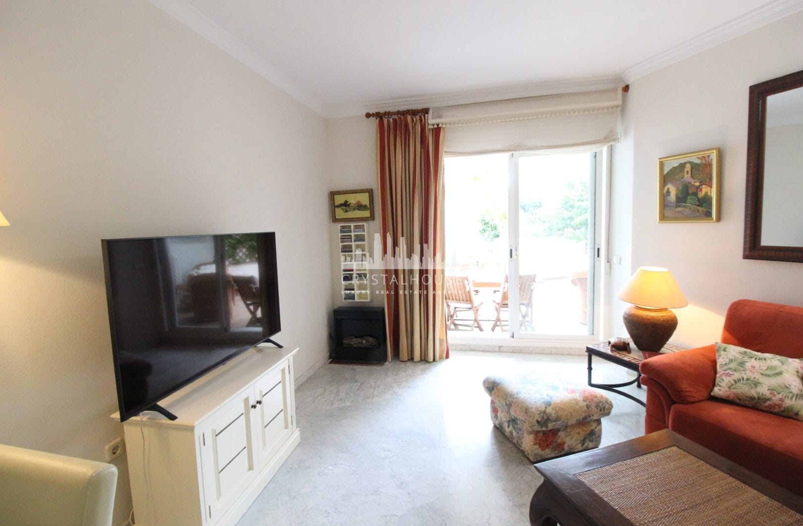 OPORTUNITY IN GOLDEN MILE!  GRATE APARTMENT  OF 3 BED!