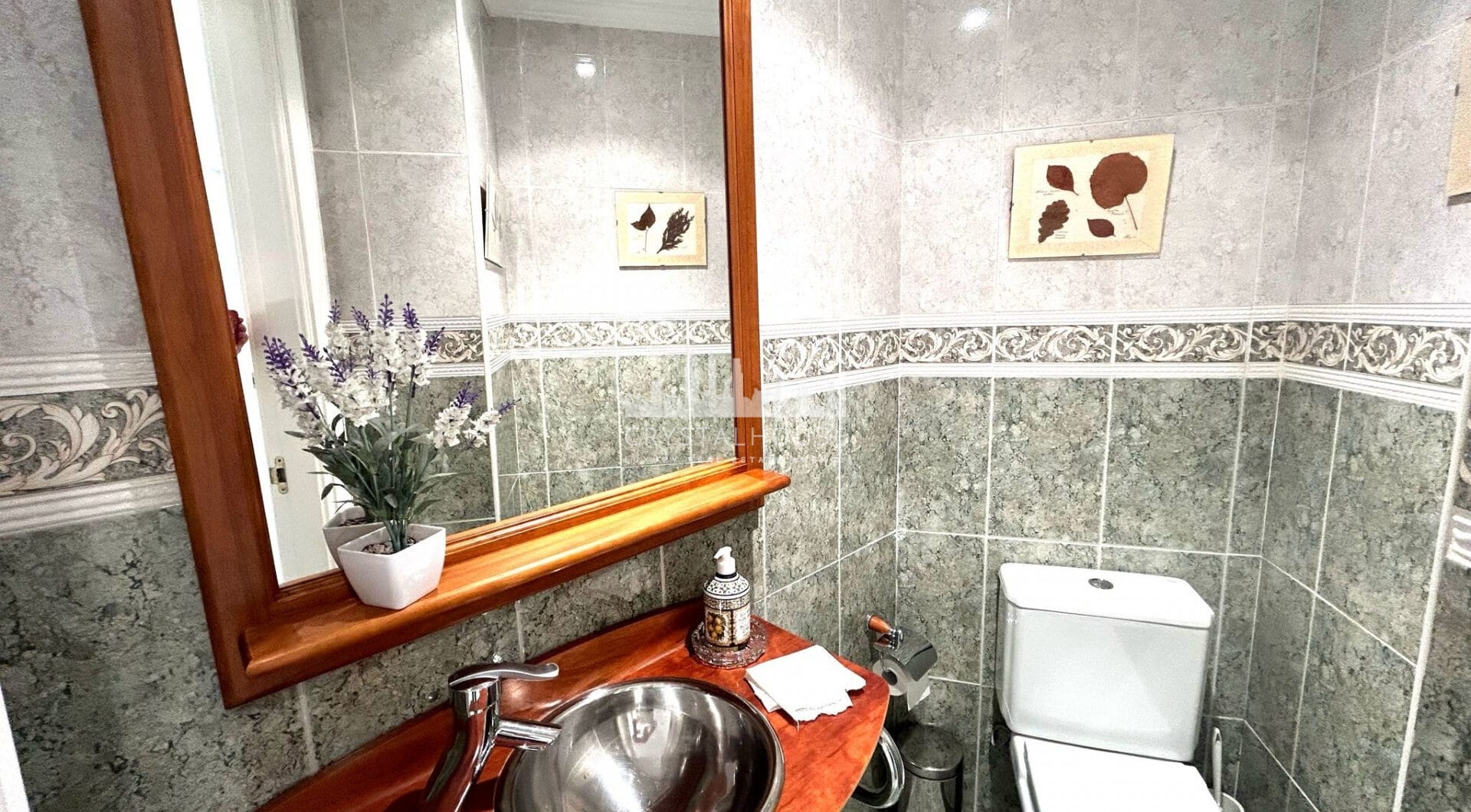 OPORTUNITY IN GOLDEN MILE!  GRATE APARTMENT  OF 3 BED!