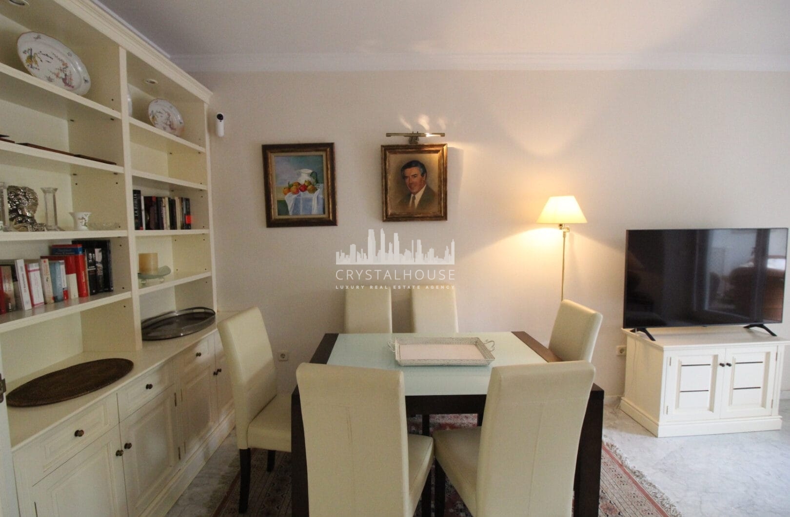 OPORTUNITY IN GOLDEN MILE!  GRATE APARTMENT  OF 3 BED!
