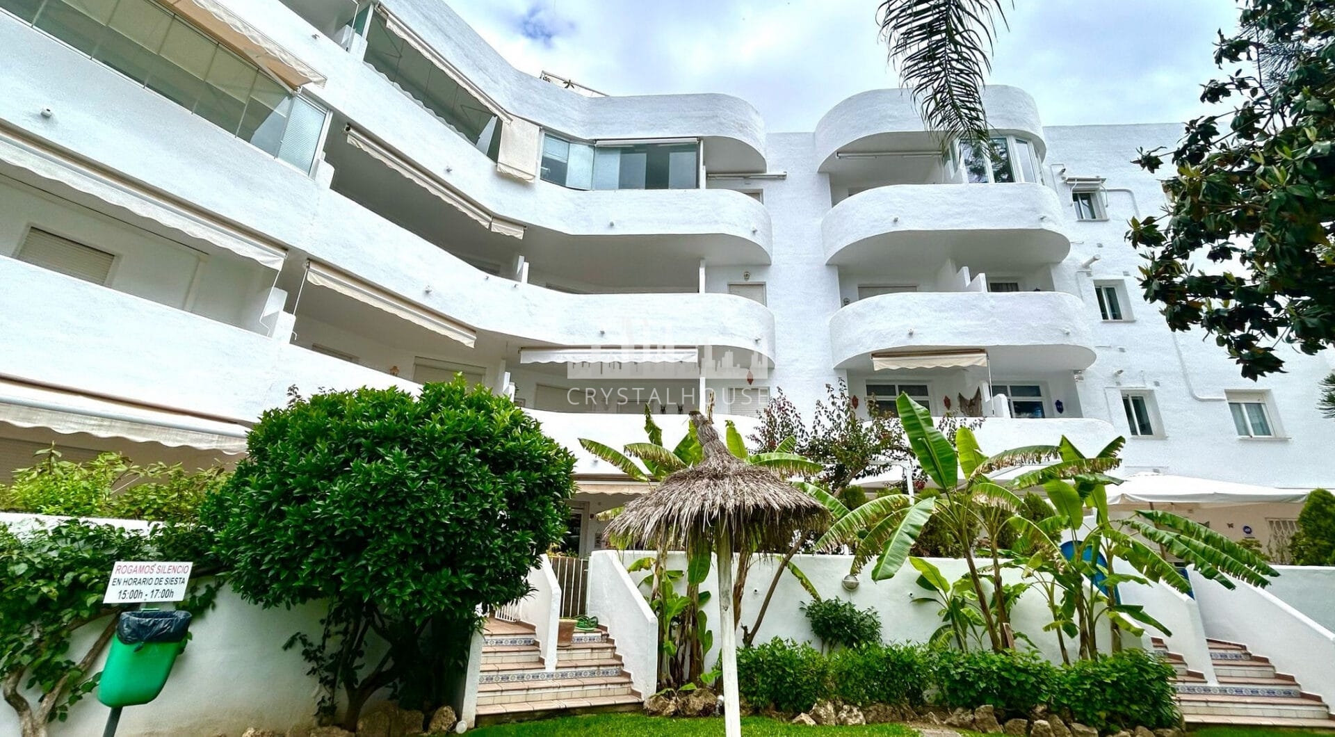 OPORTUNITY IN GOLDEN MILE!  GRATE APARTMENT  OF 3 BED!
