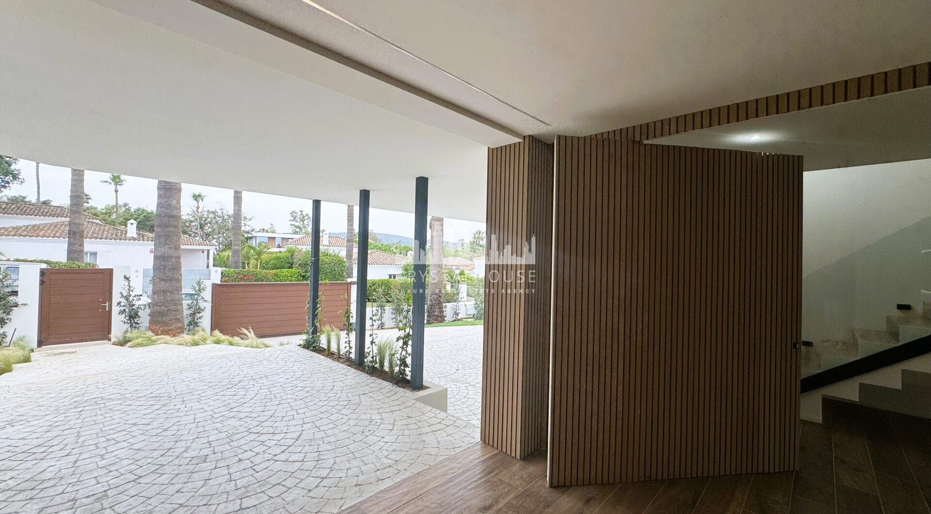Villa KOA: Modern Elegance in Sotogrande Costa