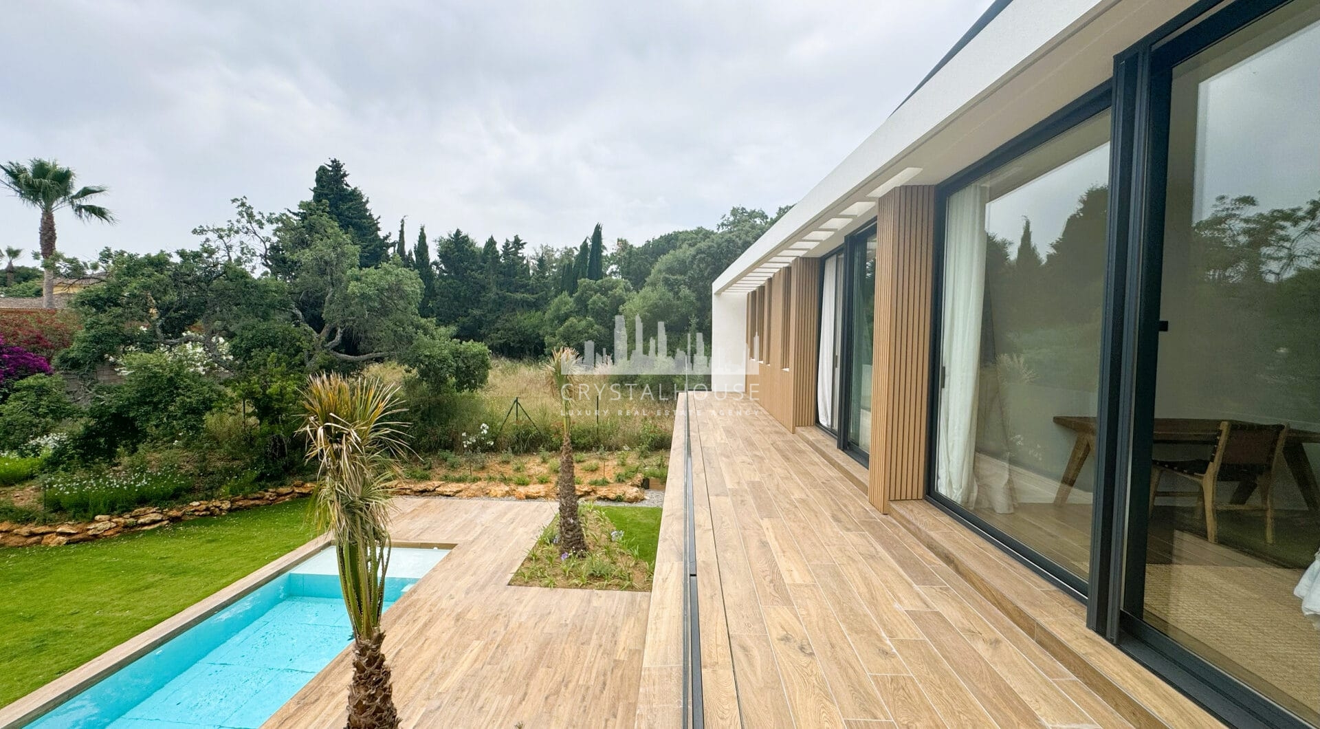 Villa KOA: Modern Elegance in Sotogrande Costa