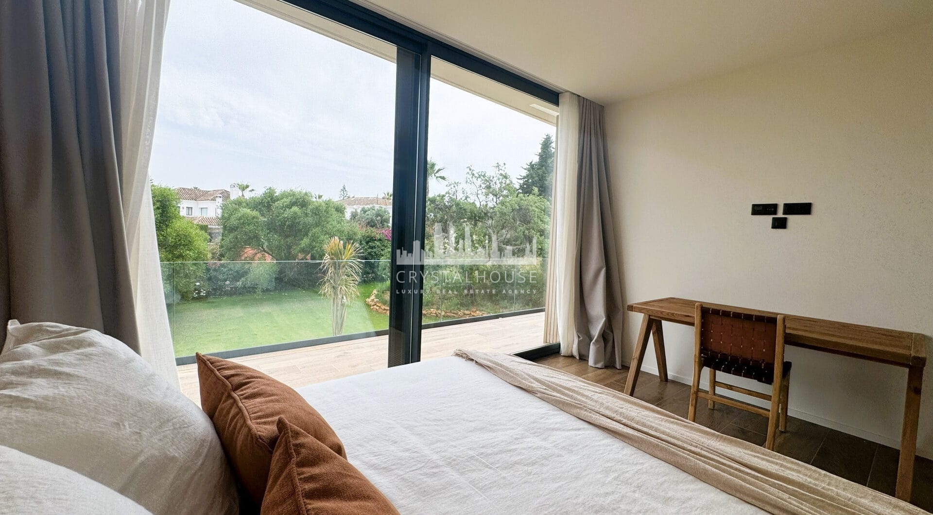 Villa KOA: Modern Elegance in Sotogrande Costa