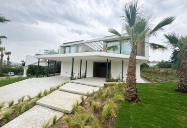 Villa KOA: Modern Elegance in Sotogrande Costa