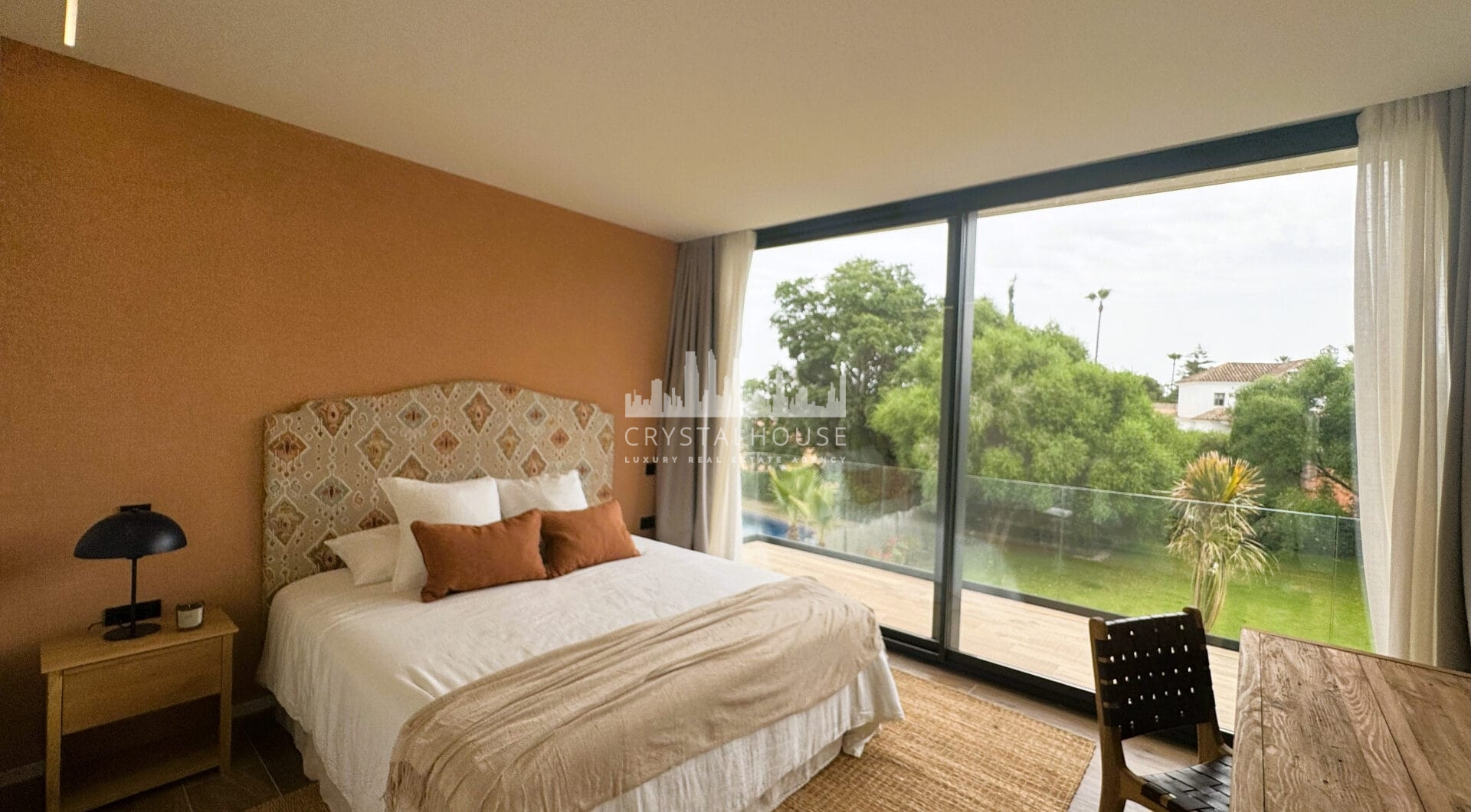 Villa KOA: Modern Elegance in Sotogrande Costa