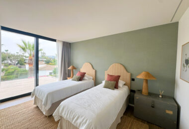Villa KOA: Modern Elegance in Sotogrande Costa