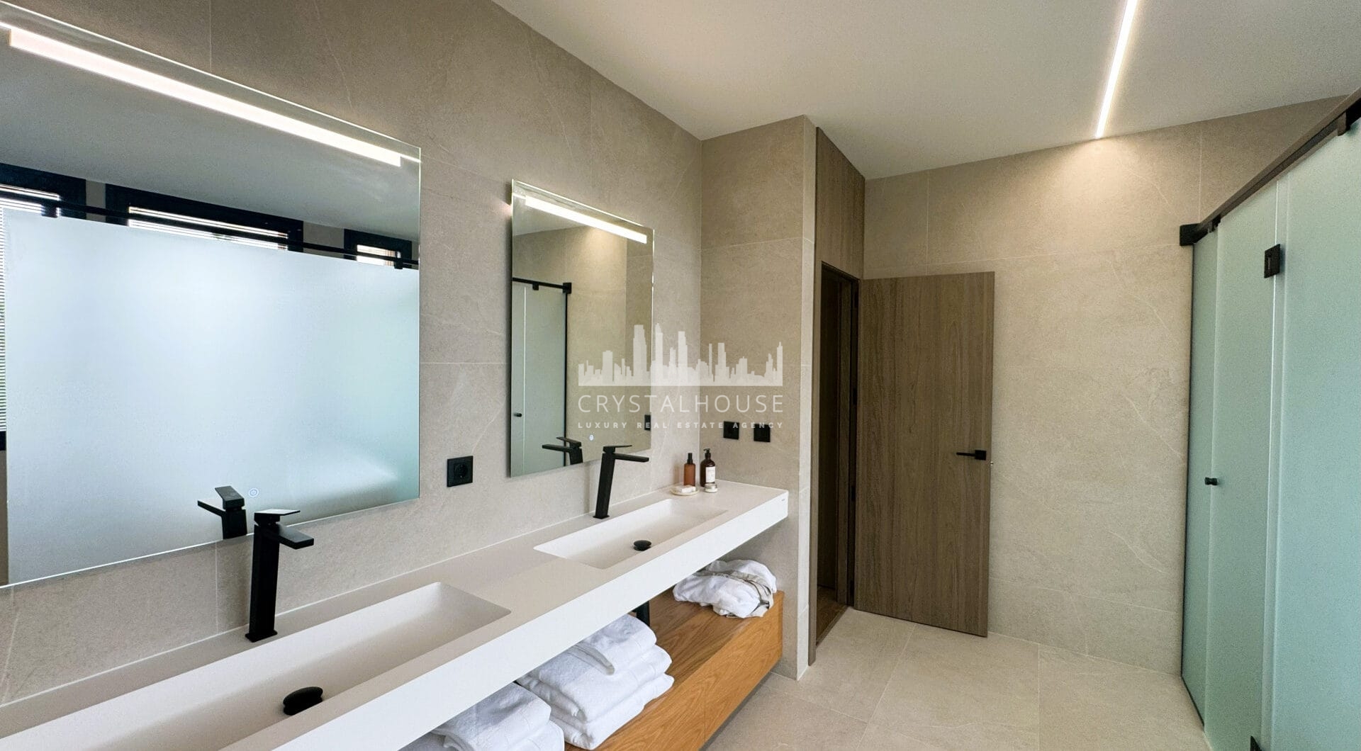 Villa KOA: Modern Elegance in Sotogrande Costa