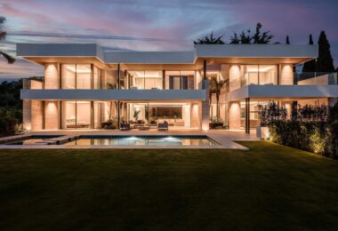 FABULOUS BRAND NEW VILLA IN PRIME EL PARAISO LOCATION