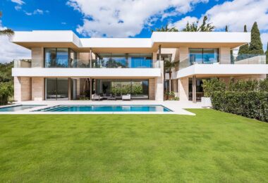 FABULOUS BRAND NEW VILLA IN PRIME EL PARAISO LOCATION