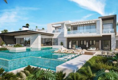Designed by Gonzalez Jacobsen, Marbella’s leading architectural studio and carefully crafted by the Bonifacio Solís construction company, these twin villas share a perfect pedigree.