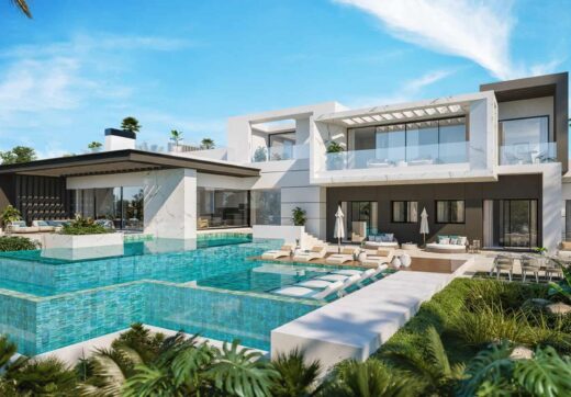 Designed by Gonzalez Jacobsen, Marbella’s leading architectural studio and carefully crafted by the Bonifacio Solís construction company, these twin villas share a perfect pedigree.