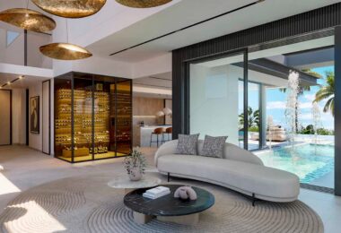 Designed by Gonzalez Jacobsen, Marbella’s leading architectural studio and carefully crafted by the Bonifacio Solís construction company, these twin villas share a perfect pedigree.