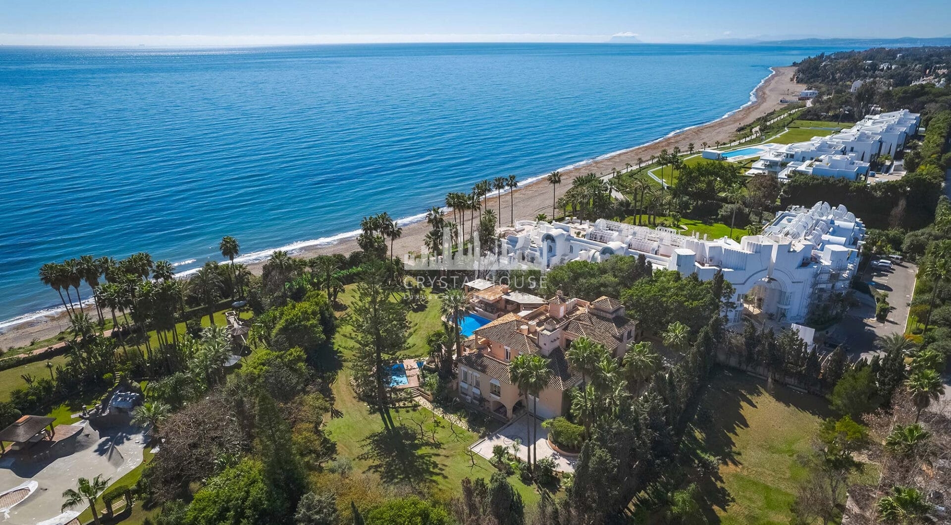 Nestled along the pristine shoreline of the New Golden Mile, this stunning frontline beach villa epitomises luxury living at its finest. Boasting a grand total of 8 bedrooms, 10 bathrooms, and a separate guest apartment, this expansive estate offers unpar