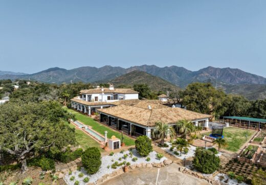 Set upon an elevated 5-hectare land, this property boasts breathtaking panoramic views of the surrounding countryside, coastline and the sea.