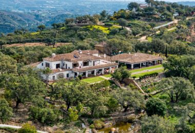 Set upon an elevated 5-hectare land, this property boasts breathtaking panoramic views of the surrounding countryside, coastline and the sea.