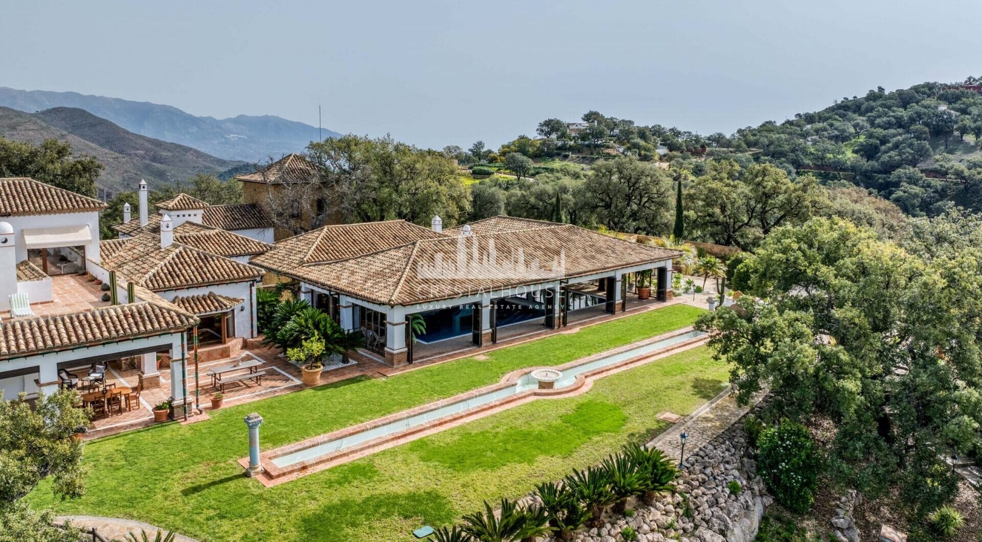 Set upon an elevated 5-hectare land, this property boasts breathtaking panoramic views of the surrounding countryside, coastline and the sea.