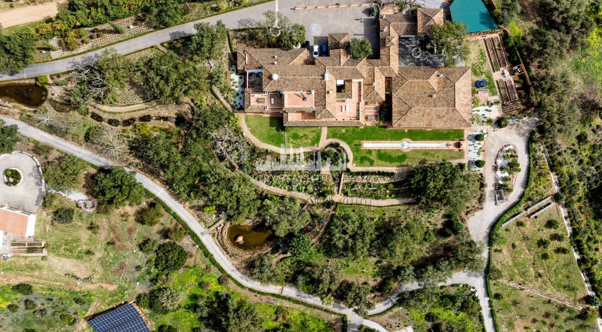 Set upon an elevated 5-hectare land, this property boasts breathtaking panoramic views of the surrounding countryside, coastline and the sea.