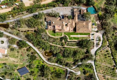 Set upon an elevated 5-hectare land, this property boasts breathtaking panoramic views of the surrounding countryside, coastline and the sea.