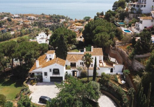 ONE-OF-A-KIND VILLA WITH ANDALUSIAN CHARM OVERLOOKING THE SEA AND GOLF COURSE