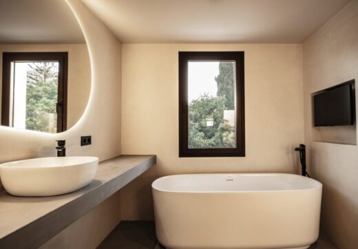 SPECTACULAR FULLY RENOVATED FIVE BEDROOM VILLA LOCATED IN LA MERCED, BORDERING MARBELLA'S GOLDEN MILE