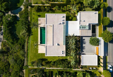 This exquisite villa, nestled beside the Finca Cortesin golf course, presents an extraordinary opportunity for residents to immerse themselves in the lavish Mediterranean lifestyle.
