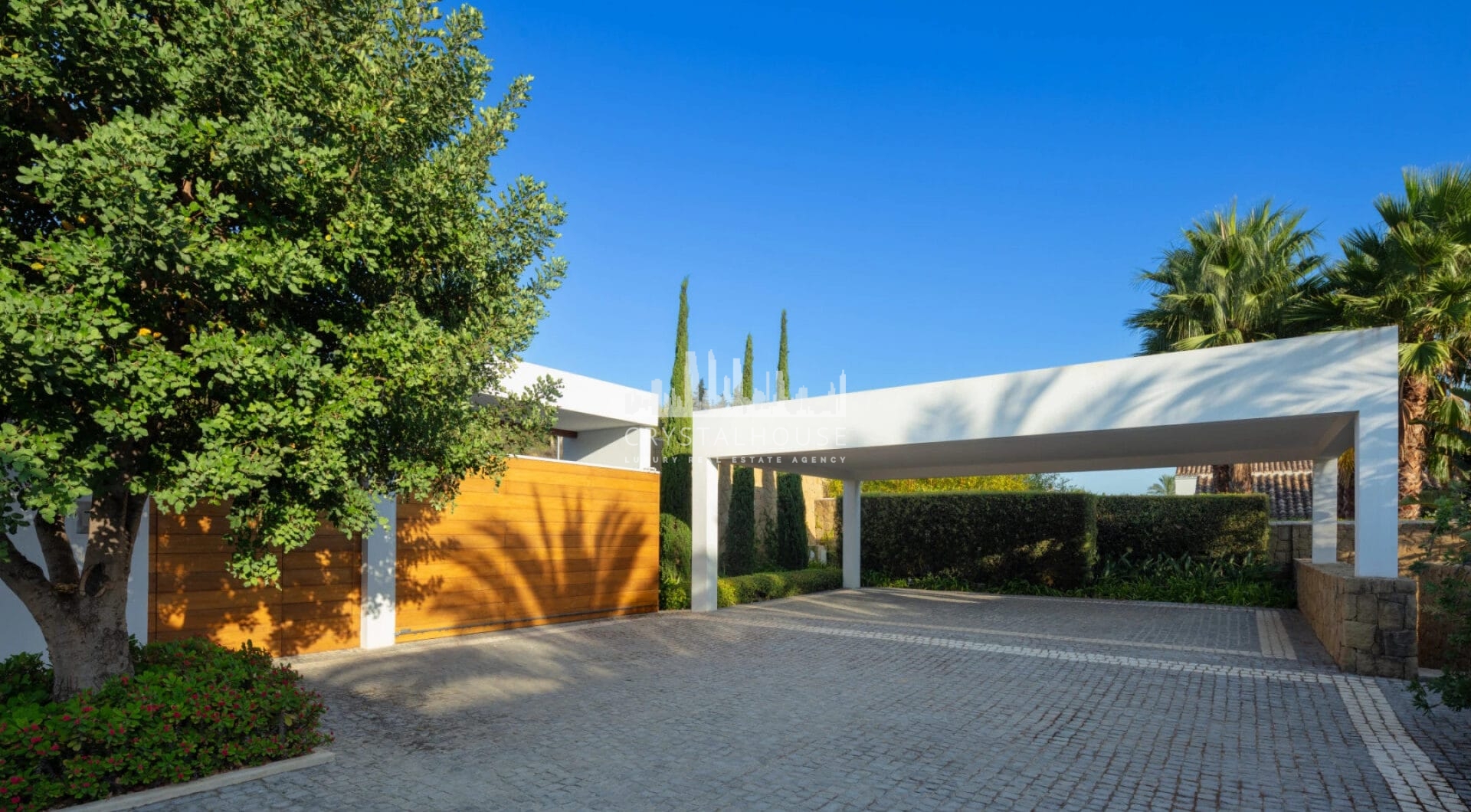 This exquisite villa, nestled beside the Finca Cortesin golf course, presents an extraordinary opportunity for residents to immerse themselves in the lavish Mediterranean lifestyle.