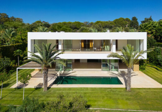 This exquisite villa, nestled beside the Finca Cortesin golf course, presents an extraordinary opportunity for residents to immerse themselves in the lavish Mediterranean lifestyle.