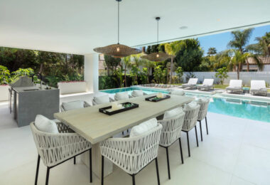 Villa Sirius is a modern villa located in the desirable area of Las Brisas, Nueva Andalucía.