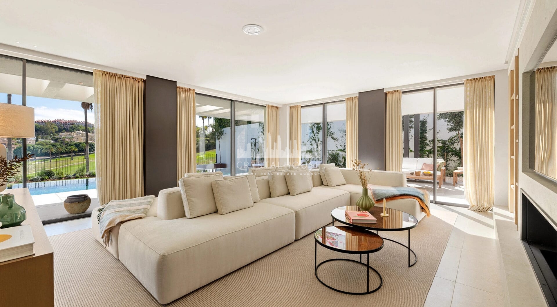 Casa Tesalia is an outstanding design villa which with its frontline golf position is all about entertainment and golf.