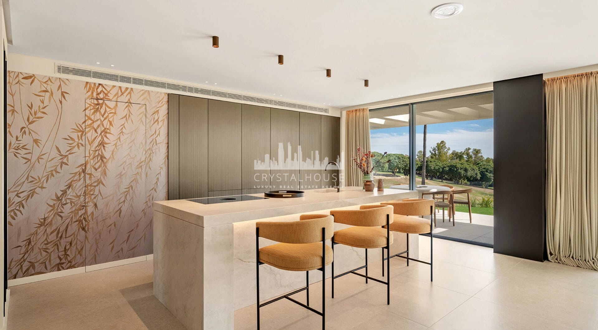 Casa Tesalia is an outstanding design villa which with its frontline golf position is all about entertainment and golf.