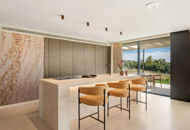 Casa Tesalia is an outstanding design villa which with its frontline golf position is all about entertainment and golf.