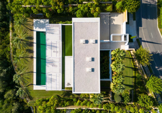 This astonishing villa is the embodiment of luxury golfside living.