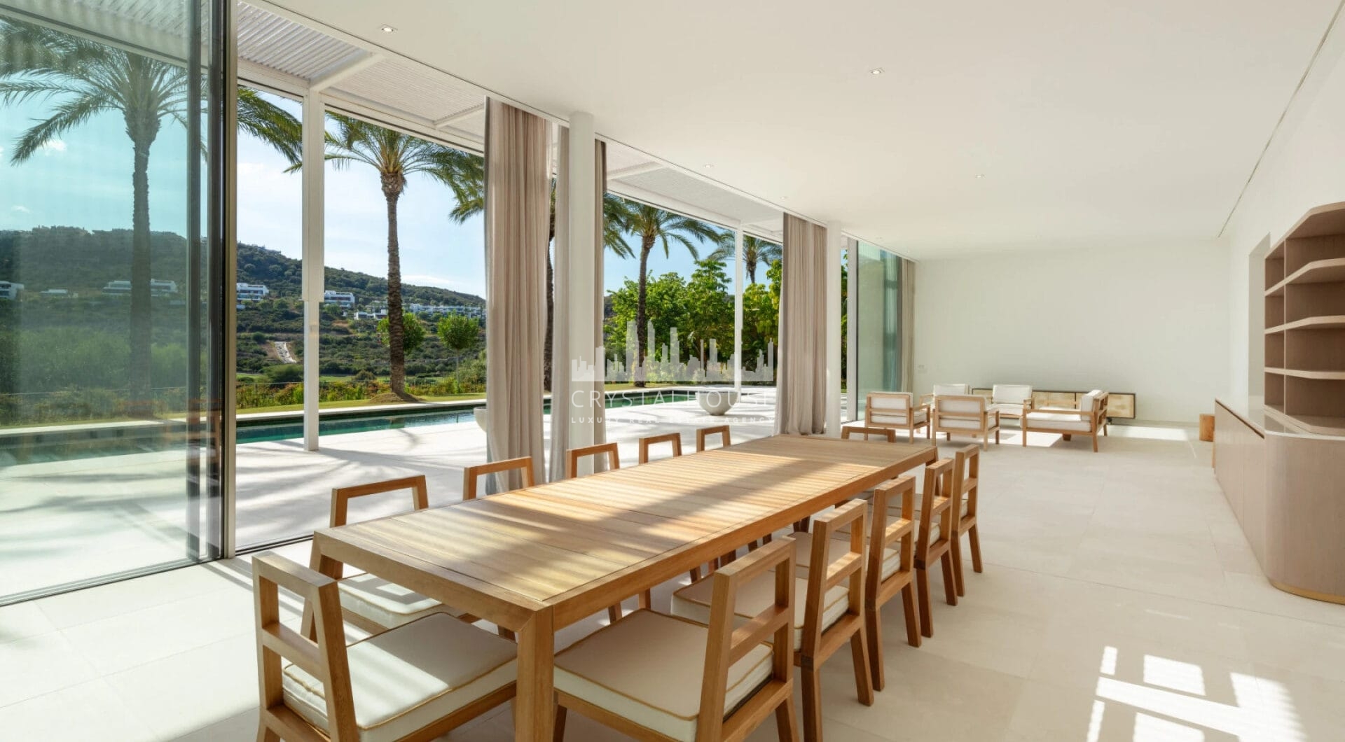 This astonishing villa is the embodiment of luxury golfside living.
