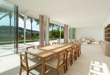 This astonishing villa is the embodiment of luxury golfside living.
