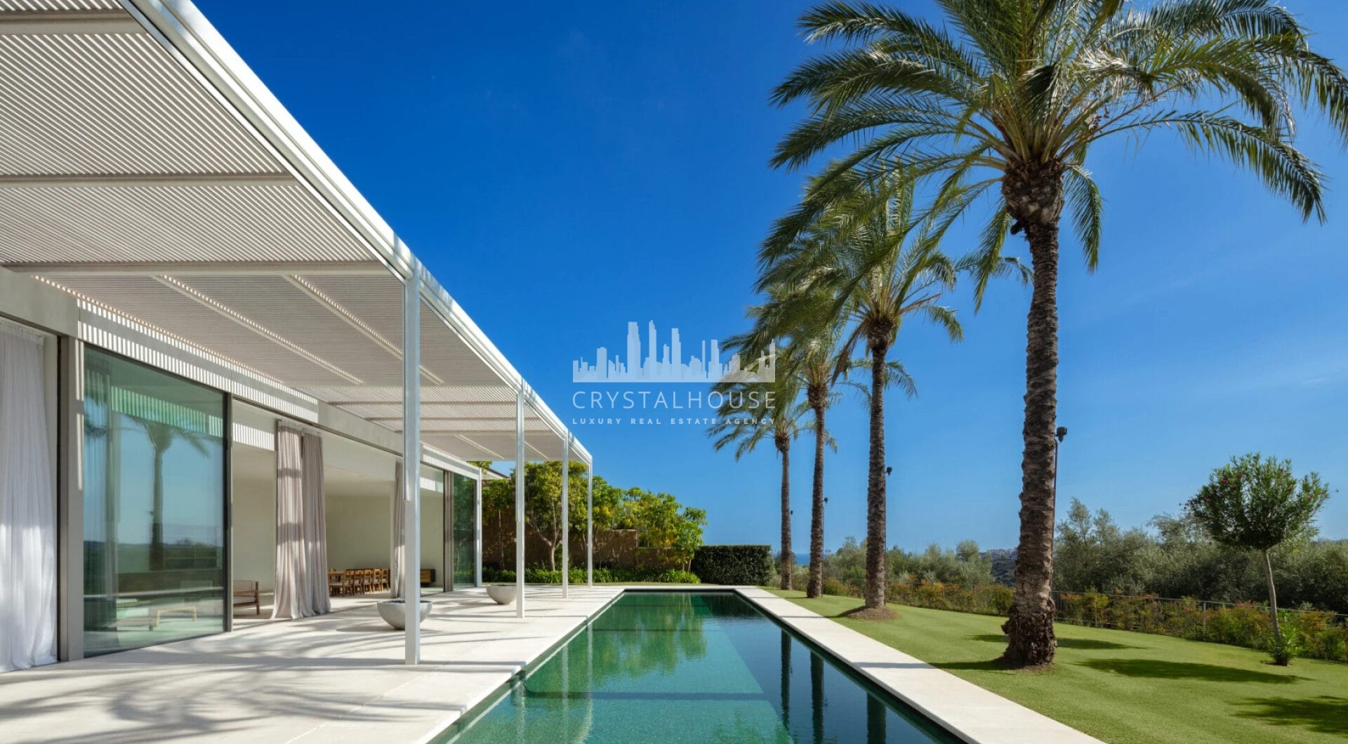 This astonishing villa is the embodiment of luxury golfside living.