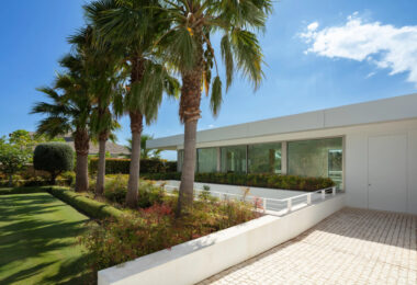 This astonishing villa is the embodiment of luxury golfside living.