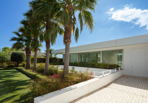 This astonishing villa is the embodiment of luxury golfside living.