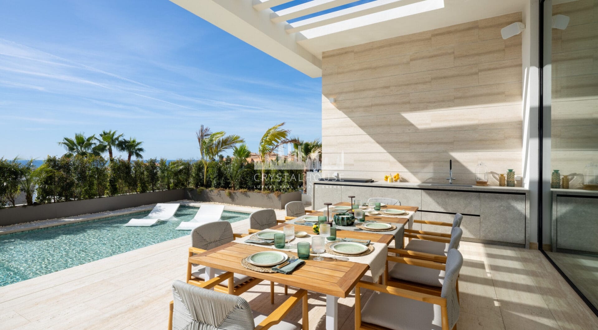 Introducing a brand-new modern villa located in the exclusive gated community of Los Flamingos, Benahavís.